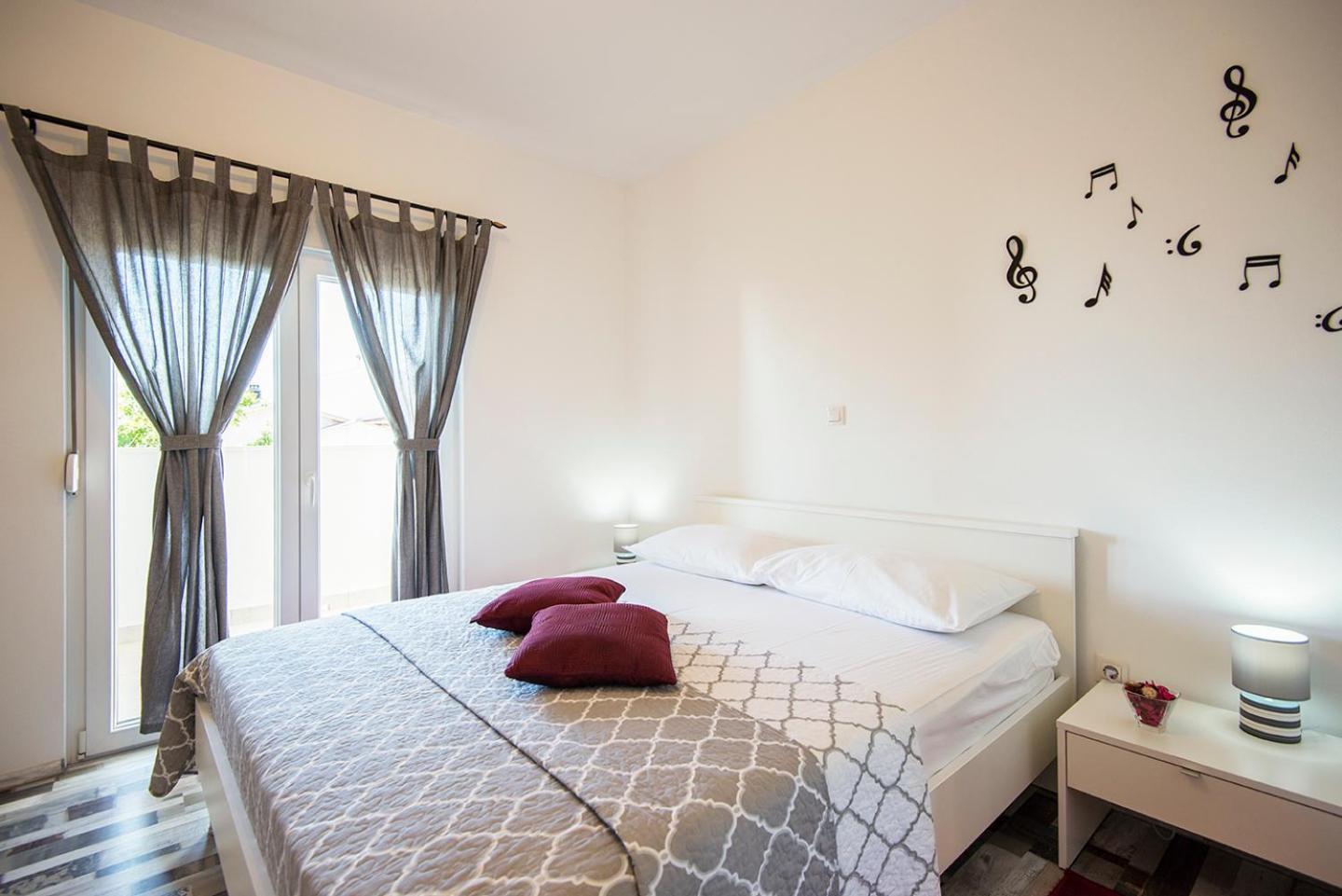 Apartments Cape Deluxe รทินา ภายนอก รูปภาพ