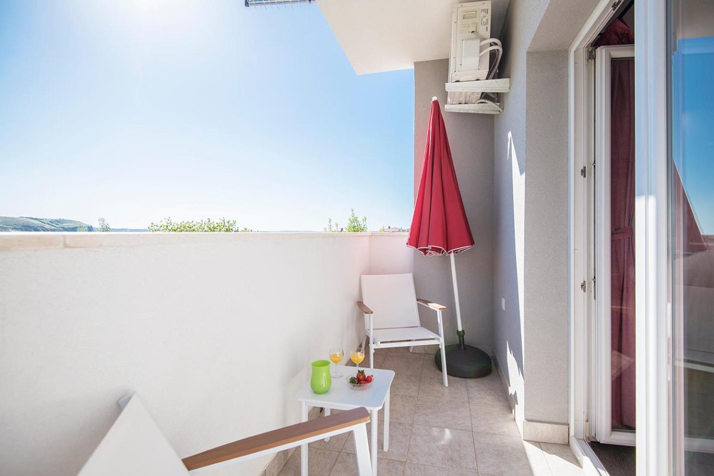 Apartments Cape Deluxe รทินา ภายนอก รูปภาพ