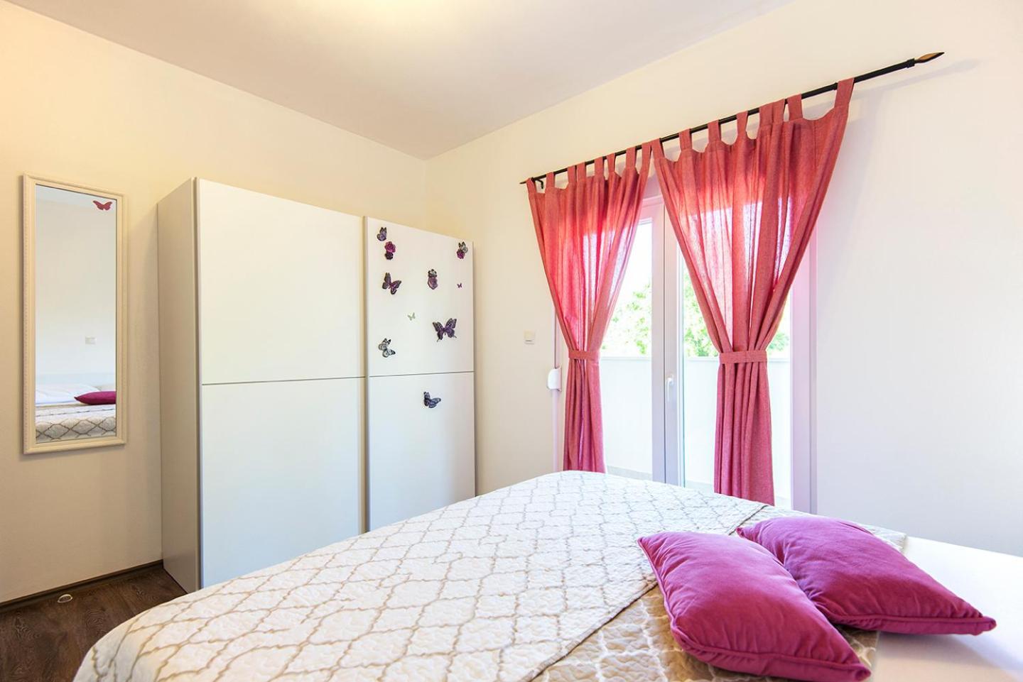 Apartments Cape Deluxe รทินา ภายนอก รูปภาพ