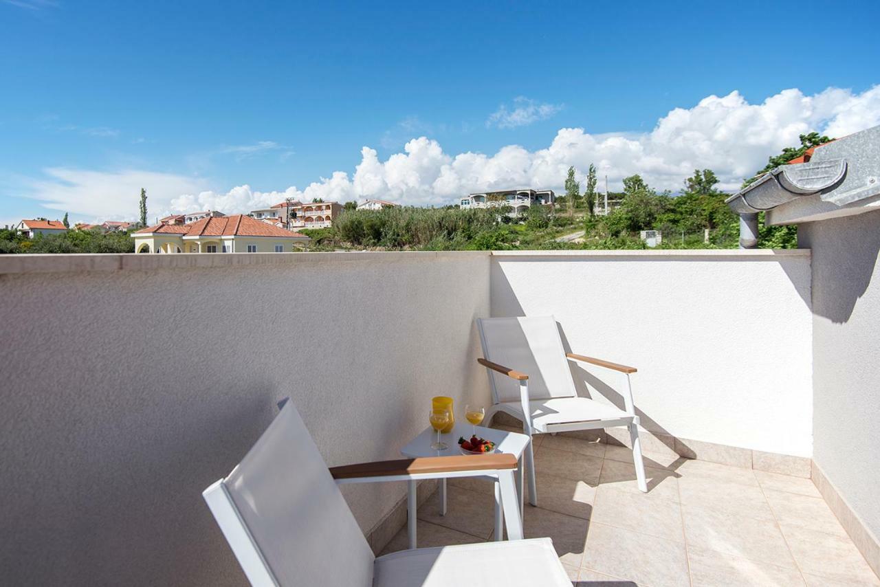 Apartments Cape Deluxe รทินา ภายนอก รูปภาพ