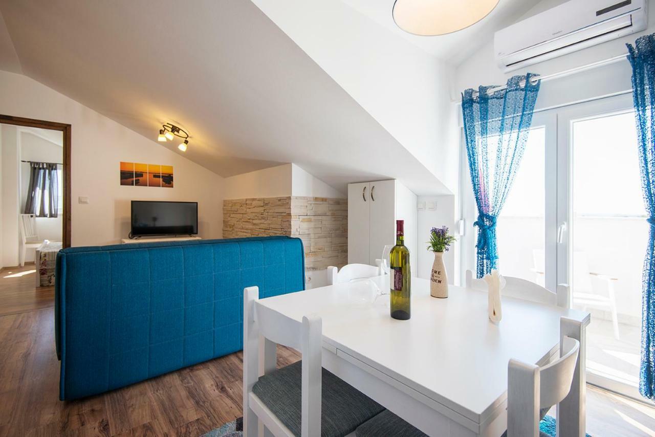 Apartments Cape Deluxe รทินา ภายนอก รูปภาพ