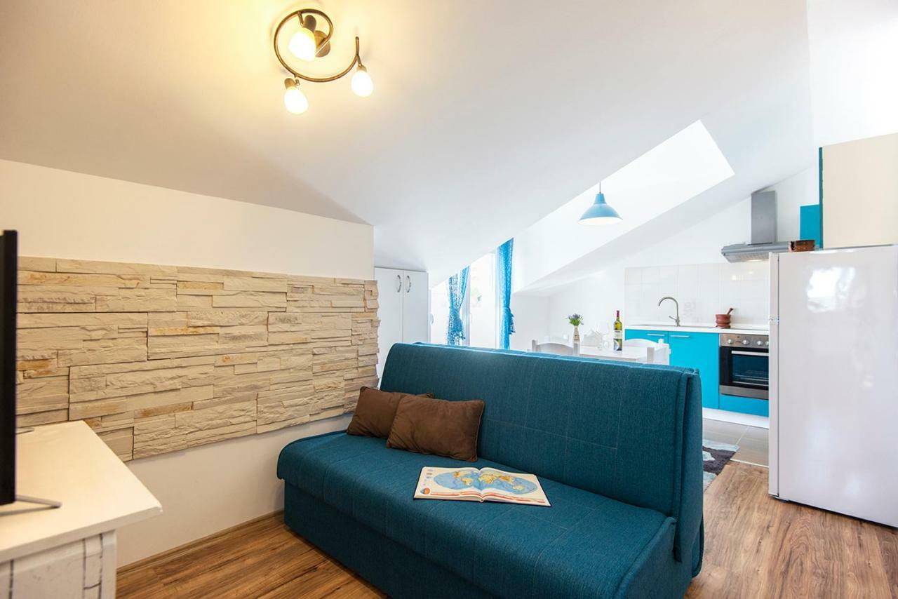 Apartments Cape Deluxe รทินา ภายนอก รูปภาพ
